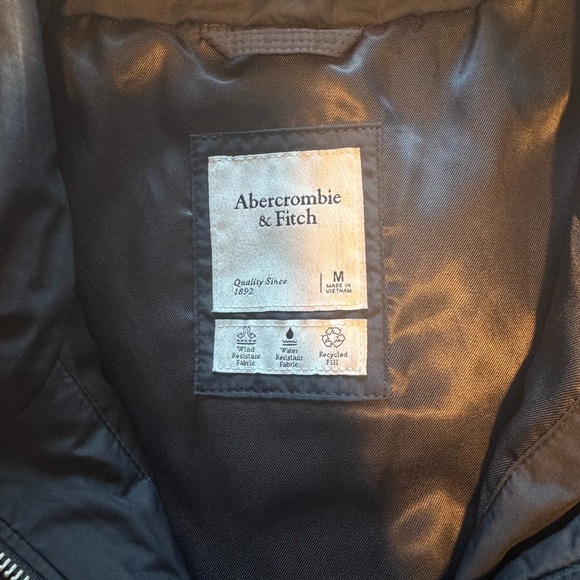 Abercrombie & Fitch Black Oversized Puffer Vest - Medium - Picture 4 of 6